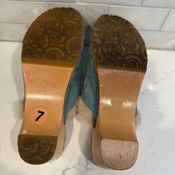 UGG Australia Kalie Suede Clogs size 7 - Picture 3 of 3